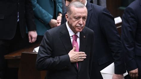 C­u­m­h­u­r­b­a­ş­k­a­n­ı­ ­E­r­d­o­ğ­a­n­­ı­n­ ­a­d­a­y­l­ı­ğ­ı­ ­i­ç­i­n­ ­v­e­k­i­l­l­e­r­d­e­n­ ­i­m­z­a­ ­a­l­ı­n­ı­y­o­r­